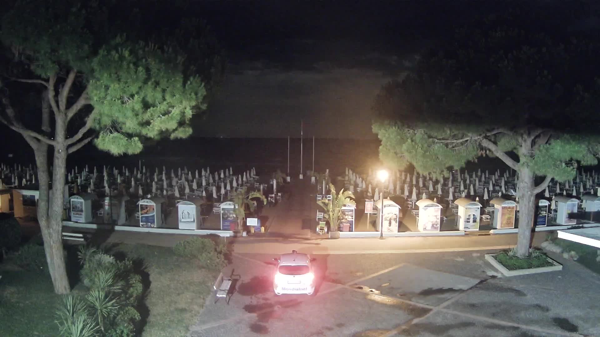 Grado Beach Webcam Entrance | Real-Time View of the Seaside
