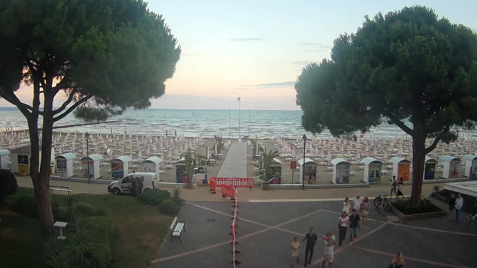 Grado Ulaz na Plažu | Pogled Uživo na Obalu