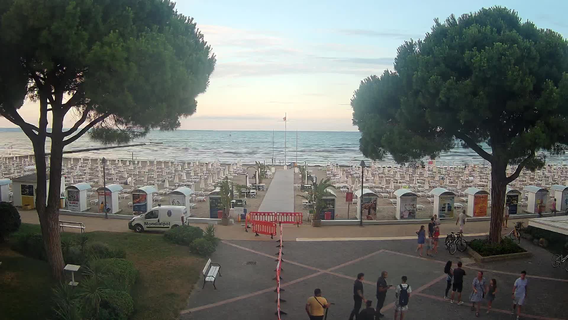Grado Beach Webcam Entrance | Real-Time View of the Seaside