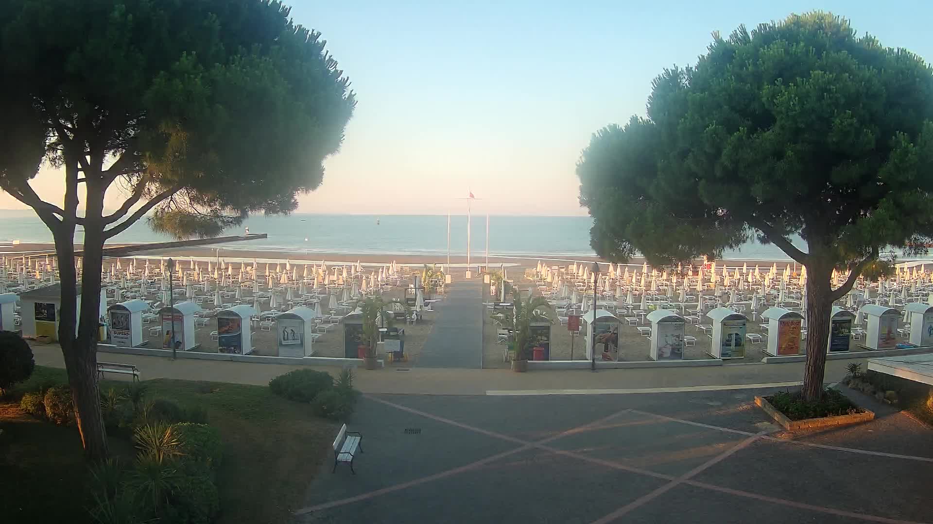 Grado Ulaz na Plažu | Pogled Uživo na Obalu