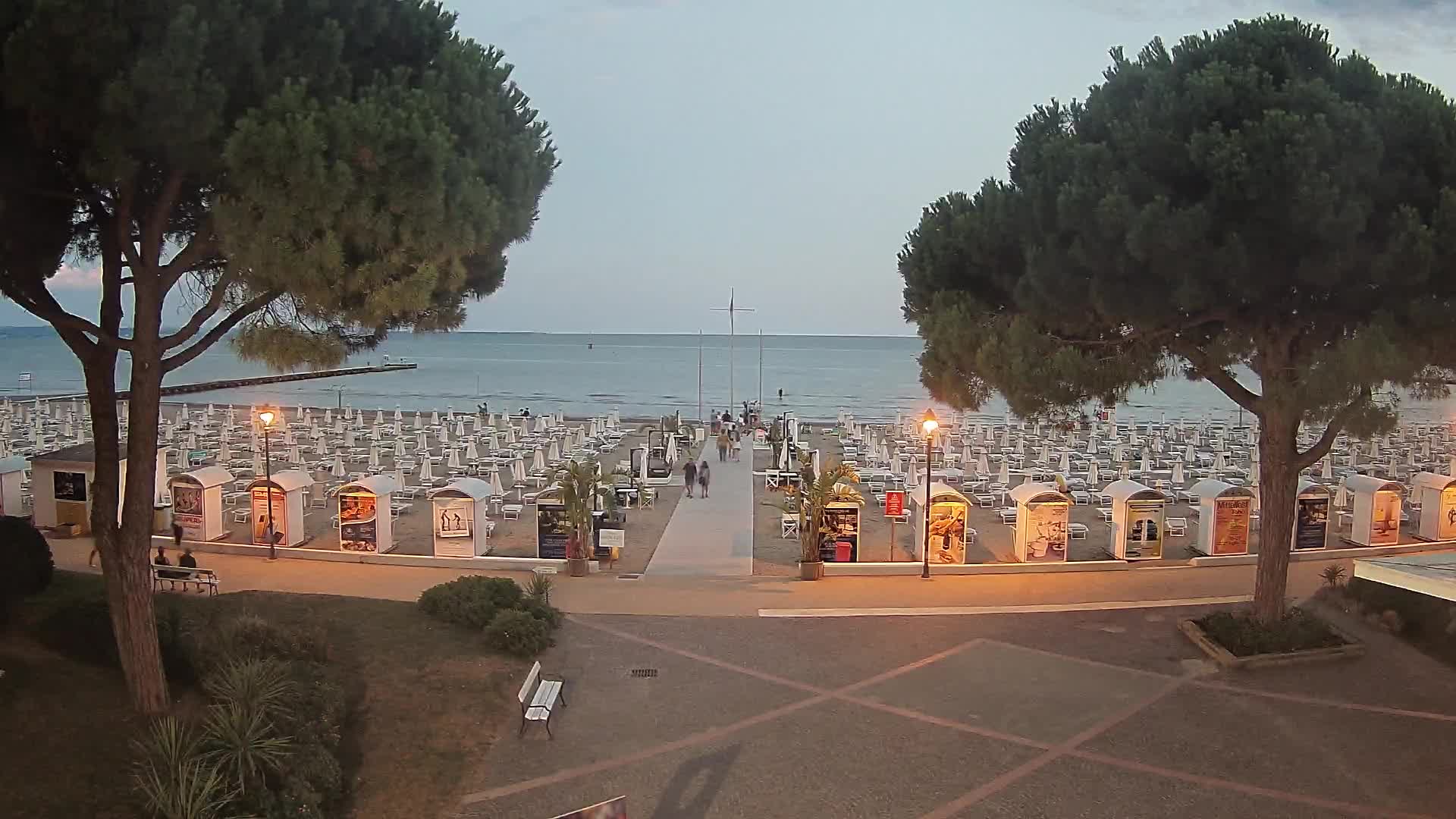 Grado Ulaz na Plažu | Pogled Uživo na Obalu