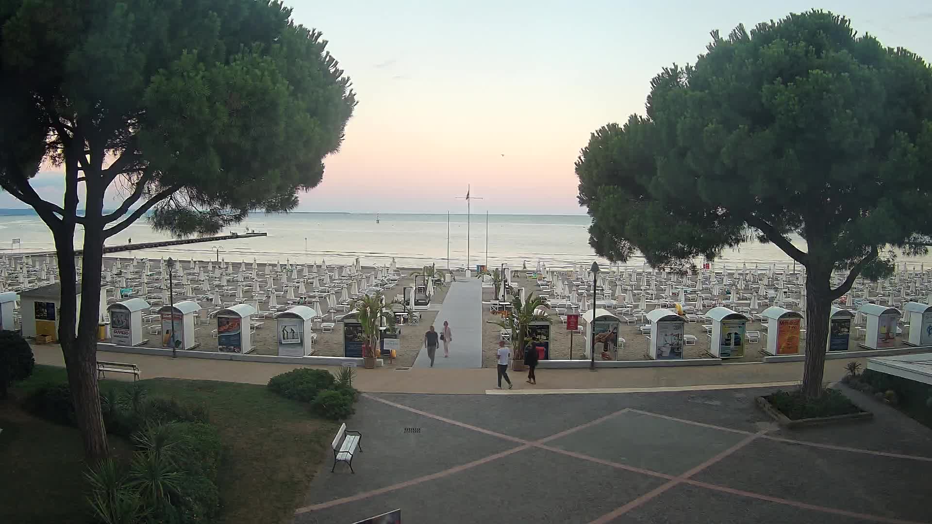 Grado Beach Webcam Entrance | Real-Time View of the Seaside