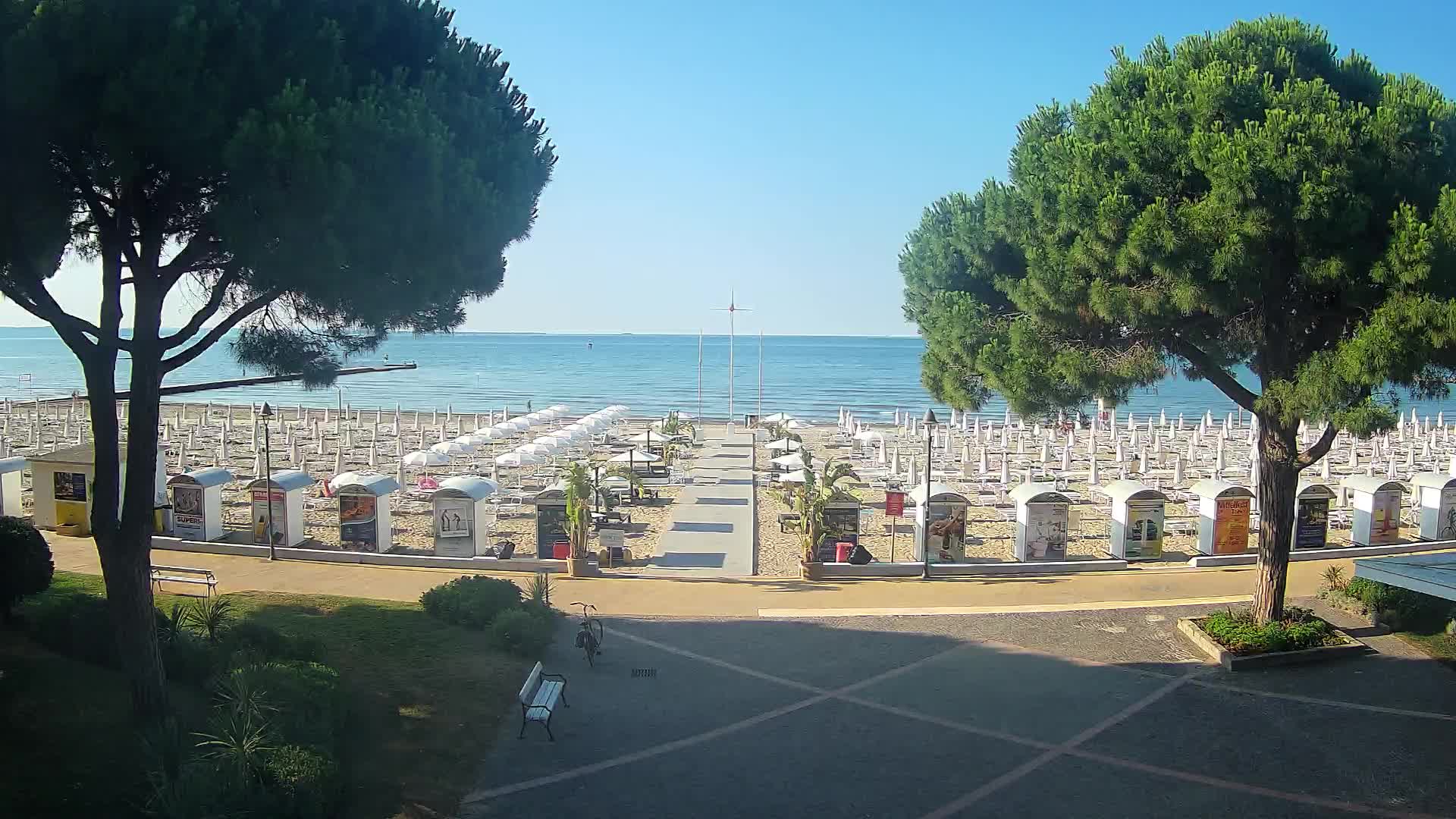 Grado Beach Webcam Entrance | Real-Time View of the Seaside