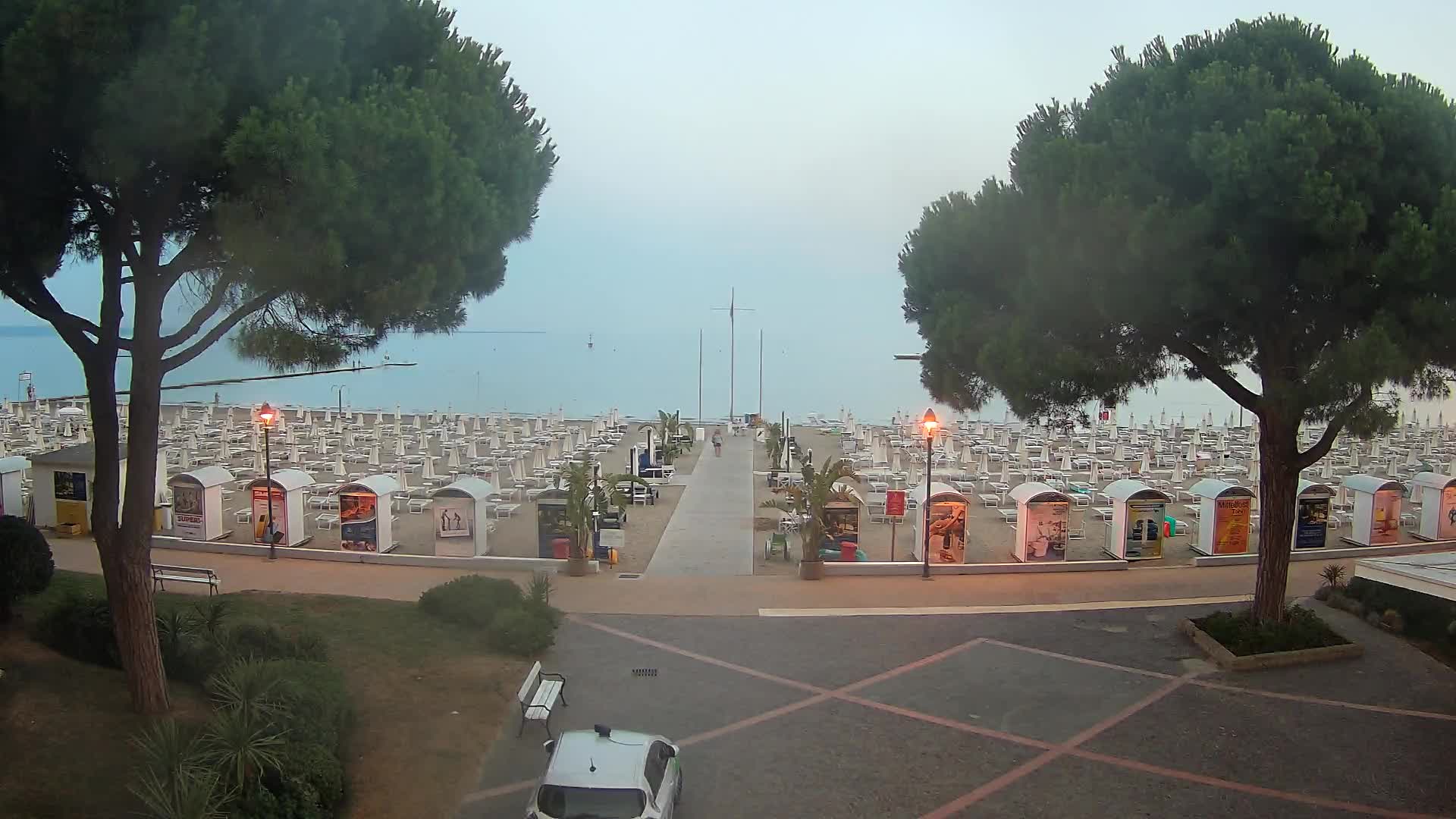 Grado Beach Webcam Entrance | Real-Time View of the Seaside