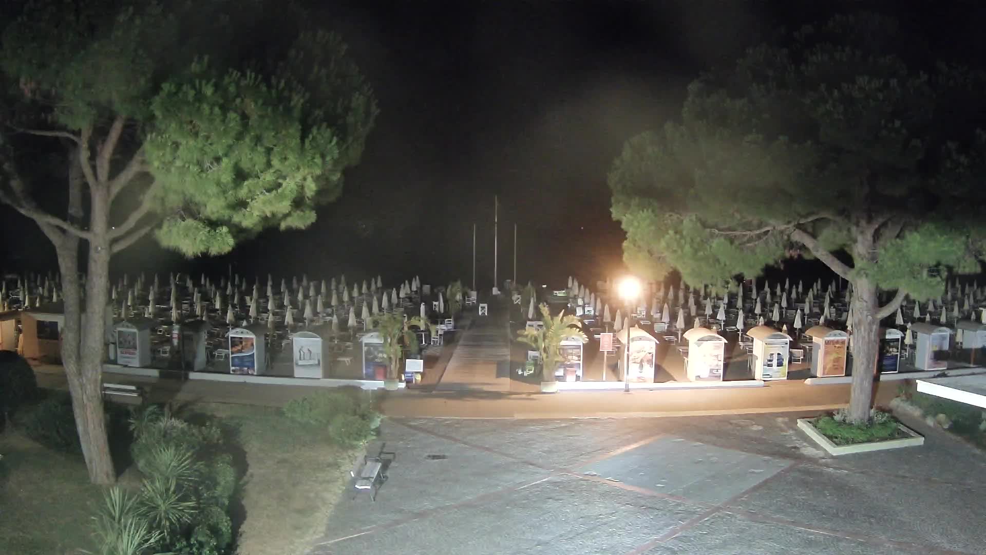 Grado Ulaz na Plažu | Pogled Uživo na Obalu