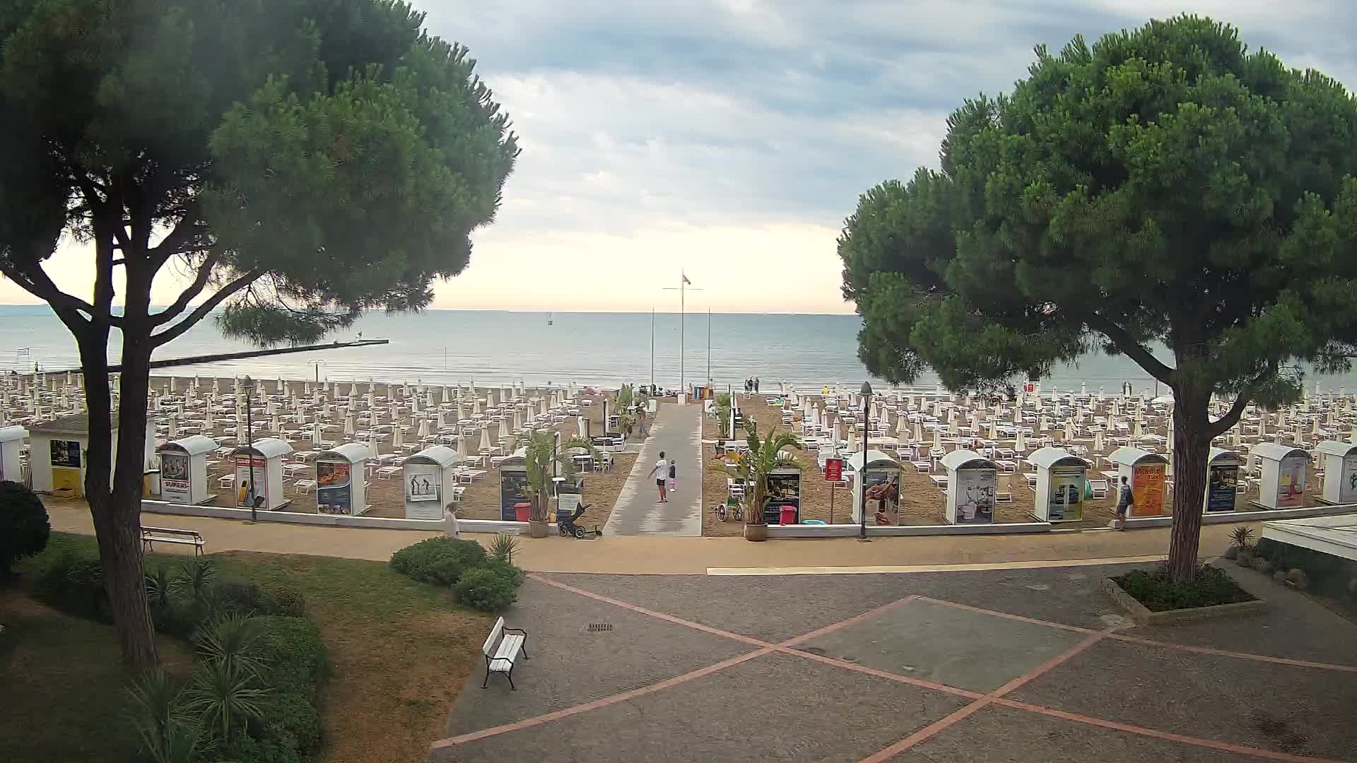 Grado Beach Webcam Entrance | Real-Time View of the Seaside