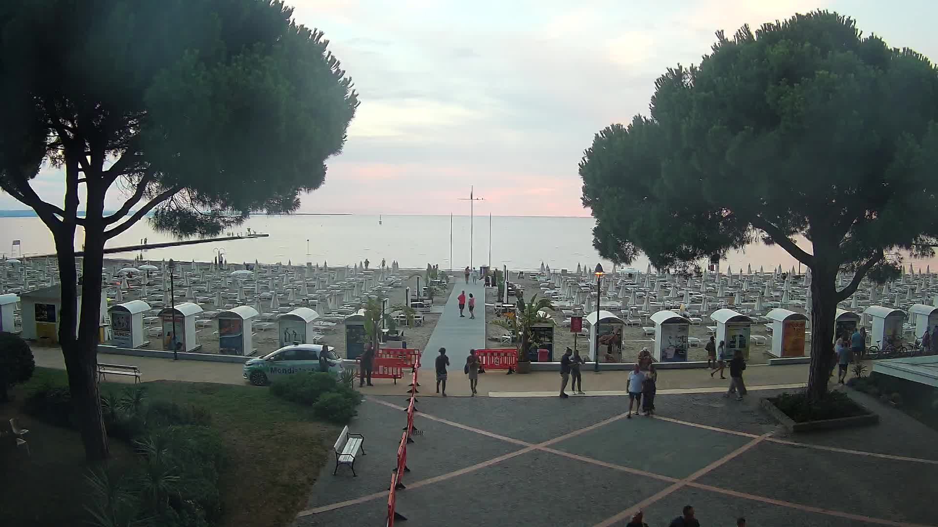 Grado Beach Webcam Entrance | Real-Time View of the Seaside