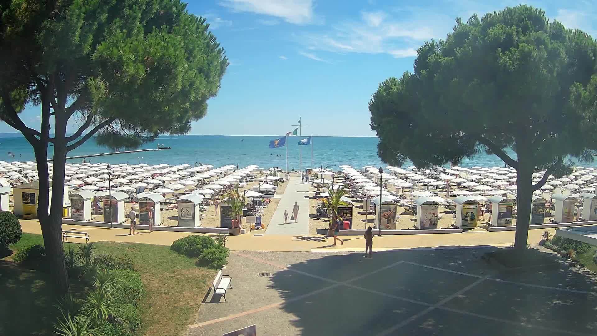 Grado Beach Webcam Entrance | Real-Time View of the Seaside