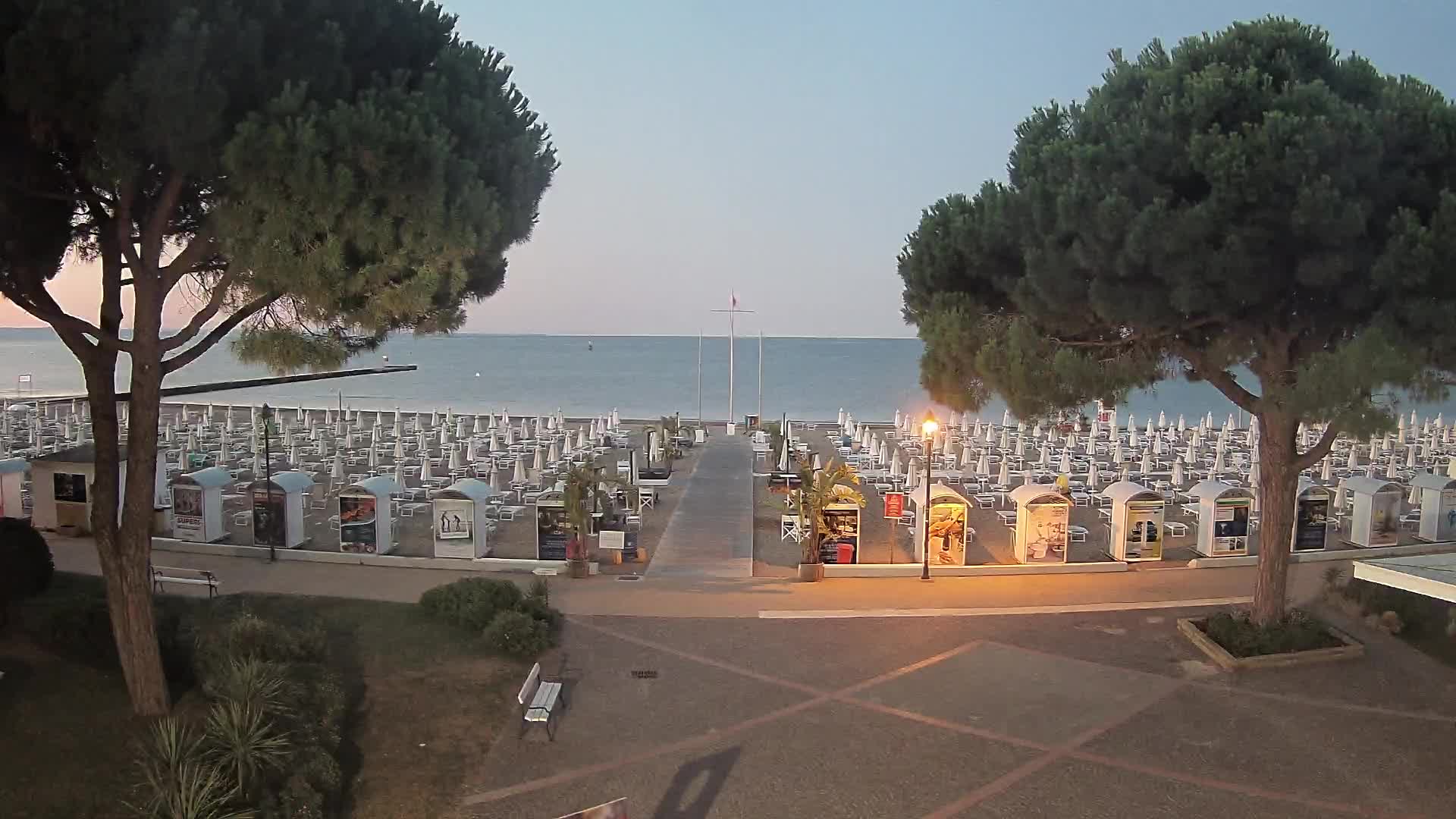 Grado Beach Webcam Entrance | Real-Time View of the Seaside