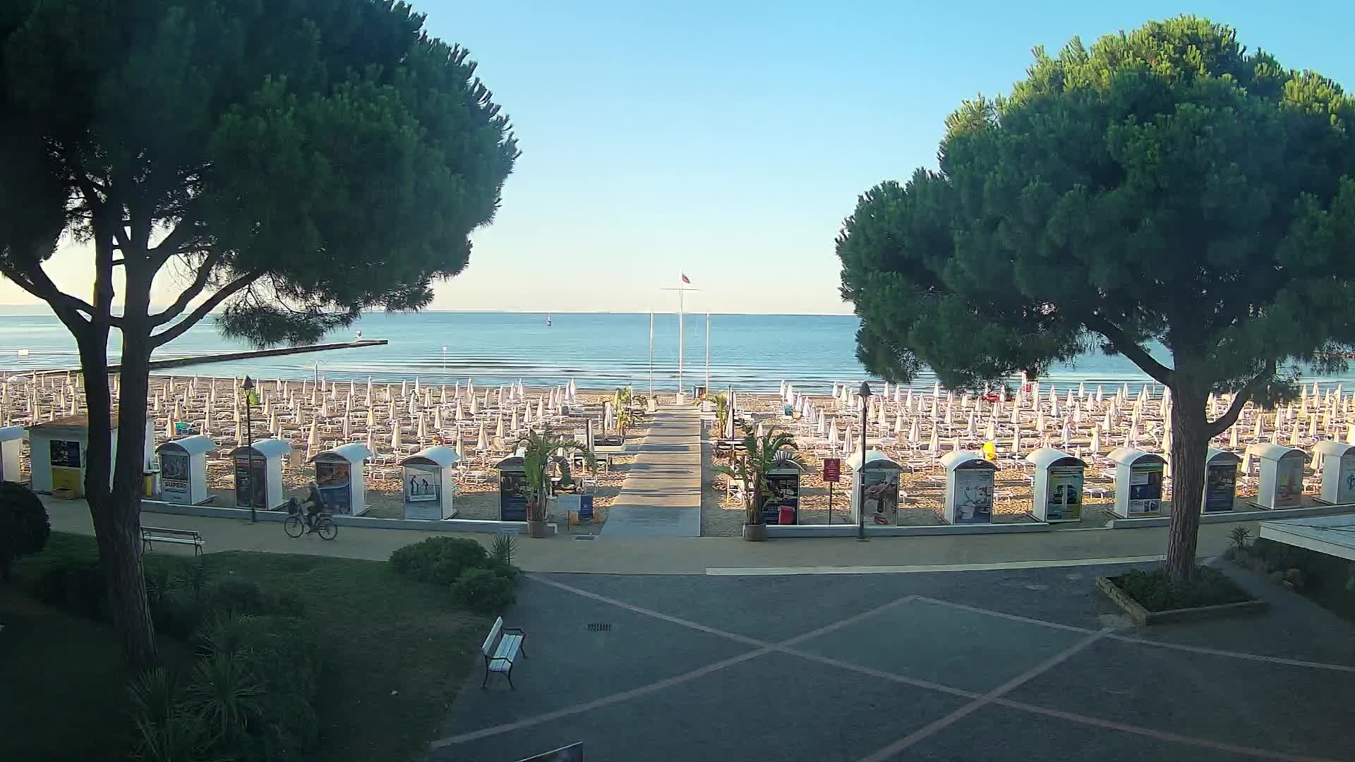 Grado Beach Webcam Entrance | Real-Time View of the Seaside