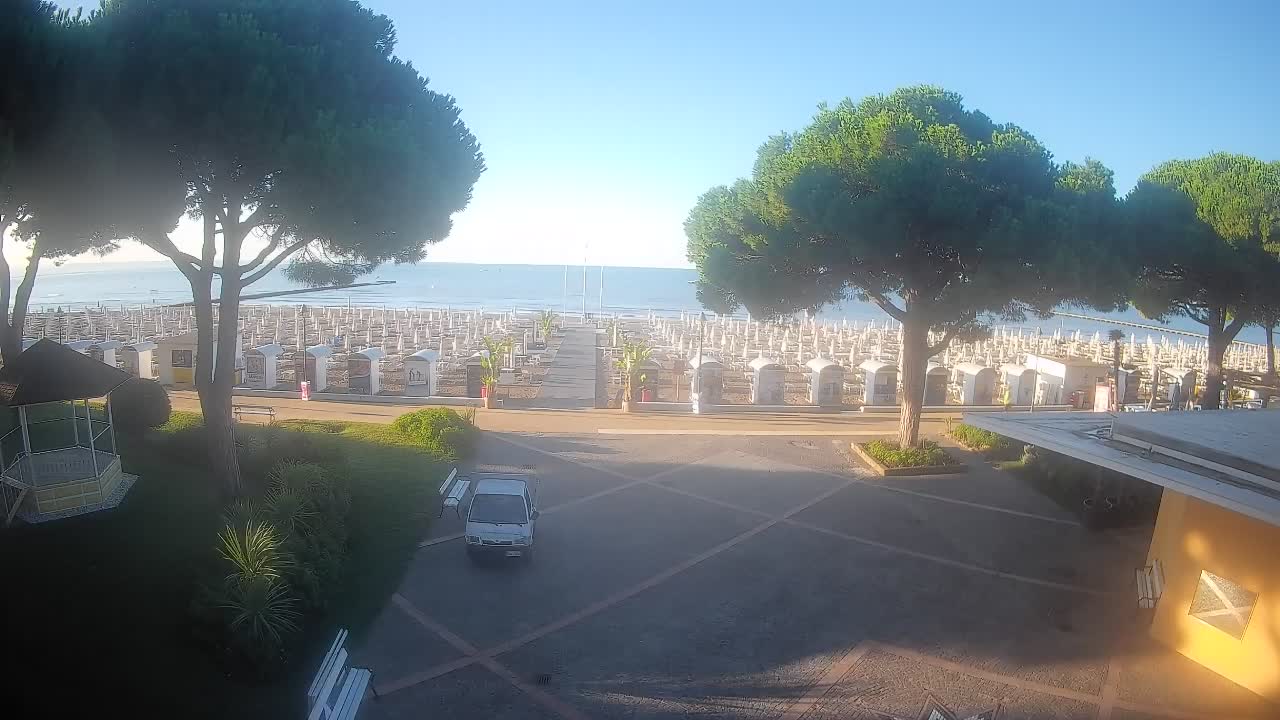 Grado Ulaz na Plažu | Pogled Uživo na Obalu