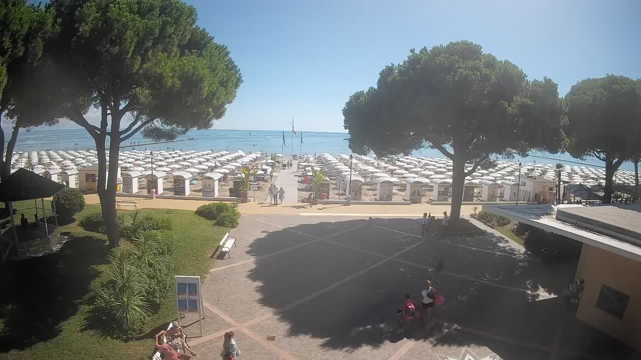 Grado Beach Webcam Entrance | Real-Time View of the Seaside
