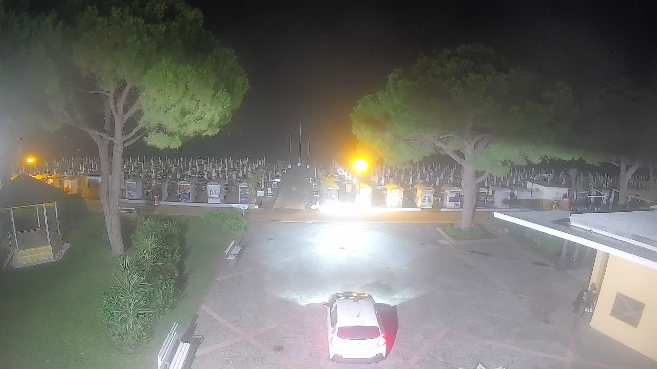 Grado Ulaz na Plažu | Pogled Uživo na Obalu