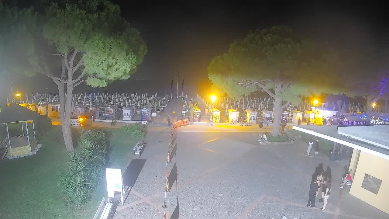 Grado Ulaz na Plažu | Pogled Uživo na Obalu