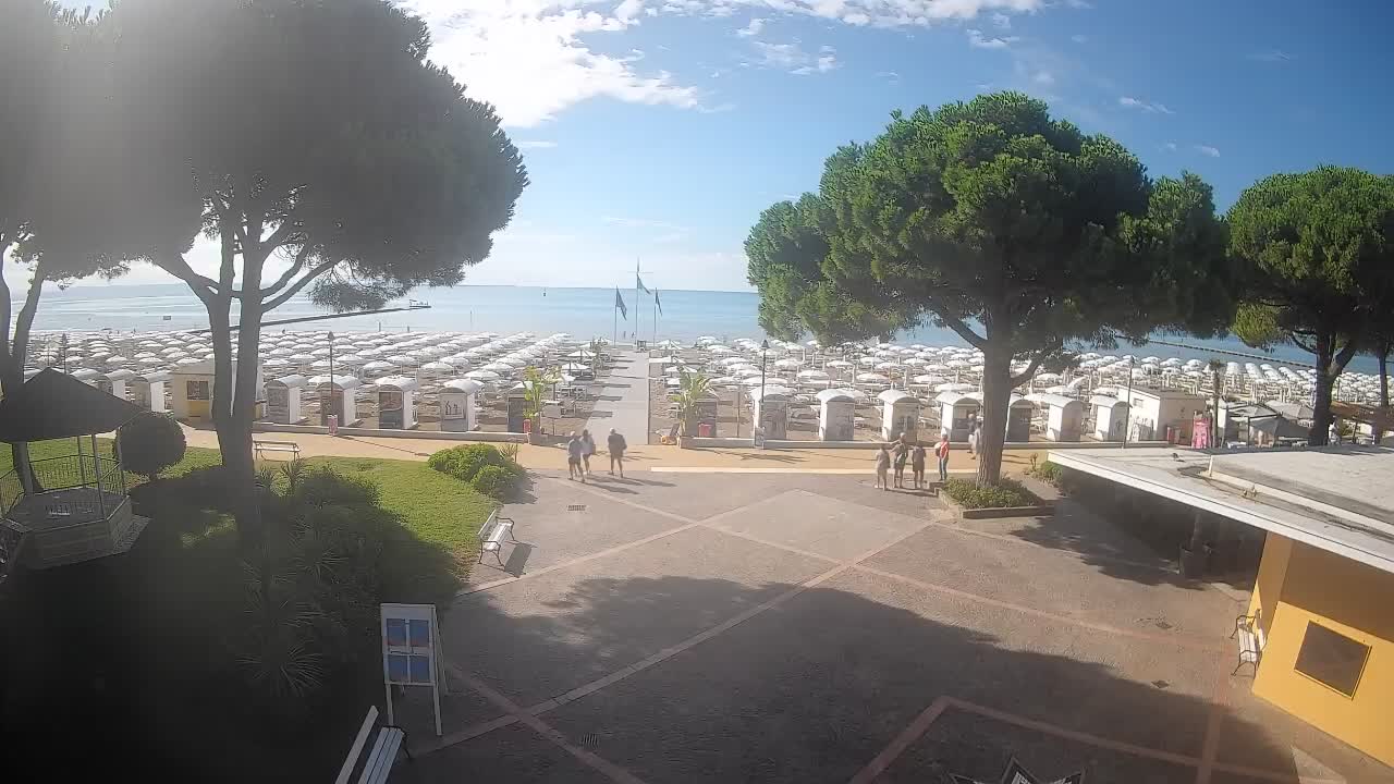 Grado Ulaz na Plažu | Pogled Uživo na Obalu