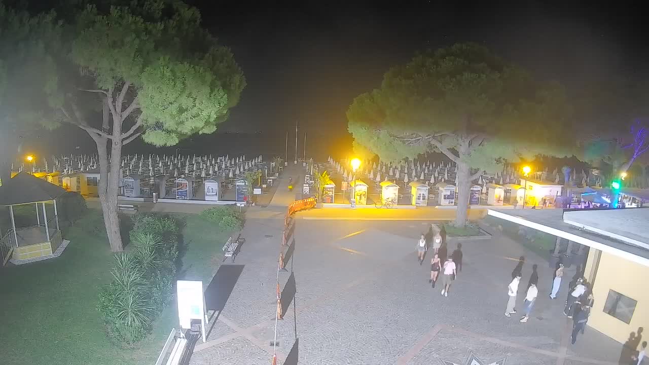 Grado Ulaz na Plažu | Pogled Uživo na Obalu