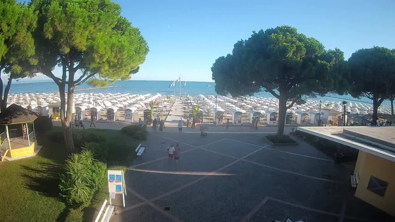 Grado Beach Webcam Entrance | Real-Time View of the Seaside