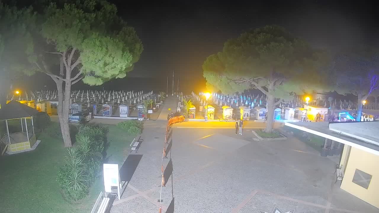 Grado Ulaz na Plažu | Pogled Uživo na Obalu