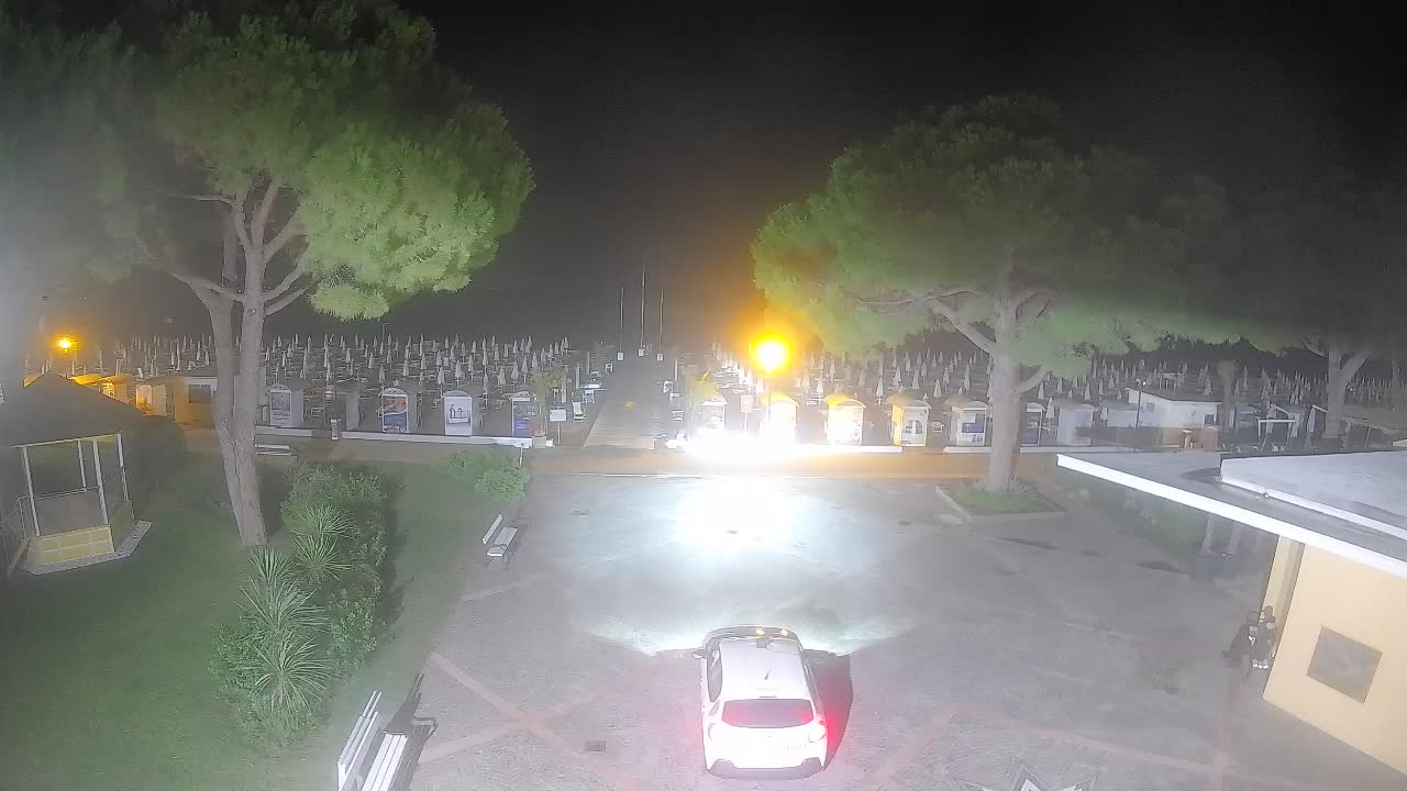 Grado Ulaz na Plažu | Pogled Uživo na Obalu
