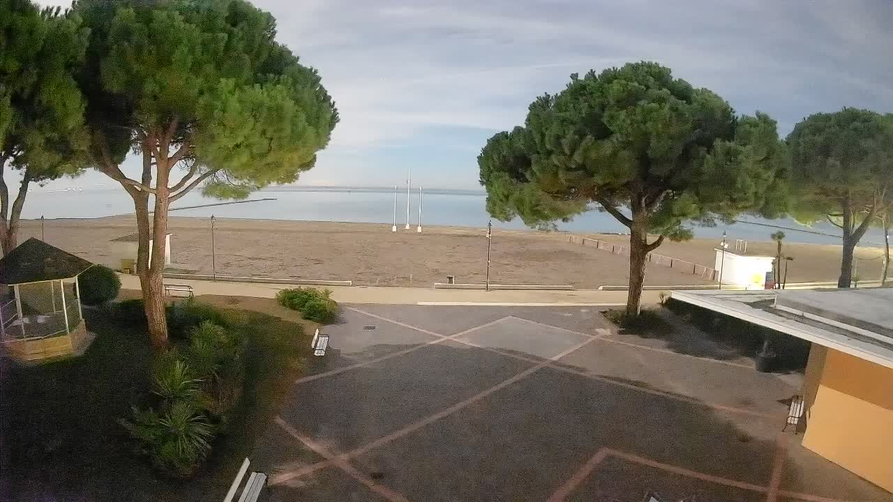 Grado Beach Webcam Entrance | Real-Time View of the Seaside