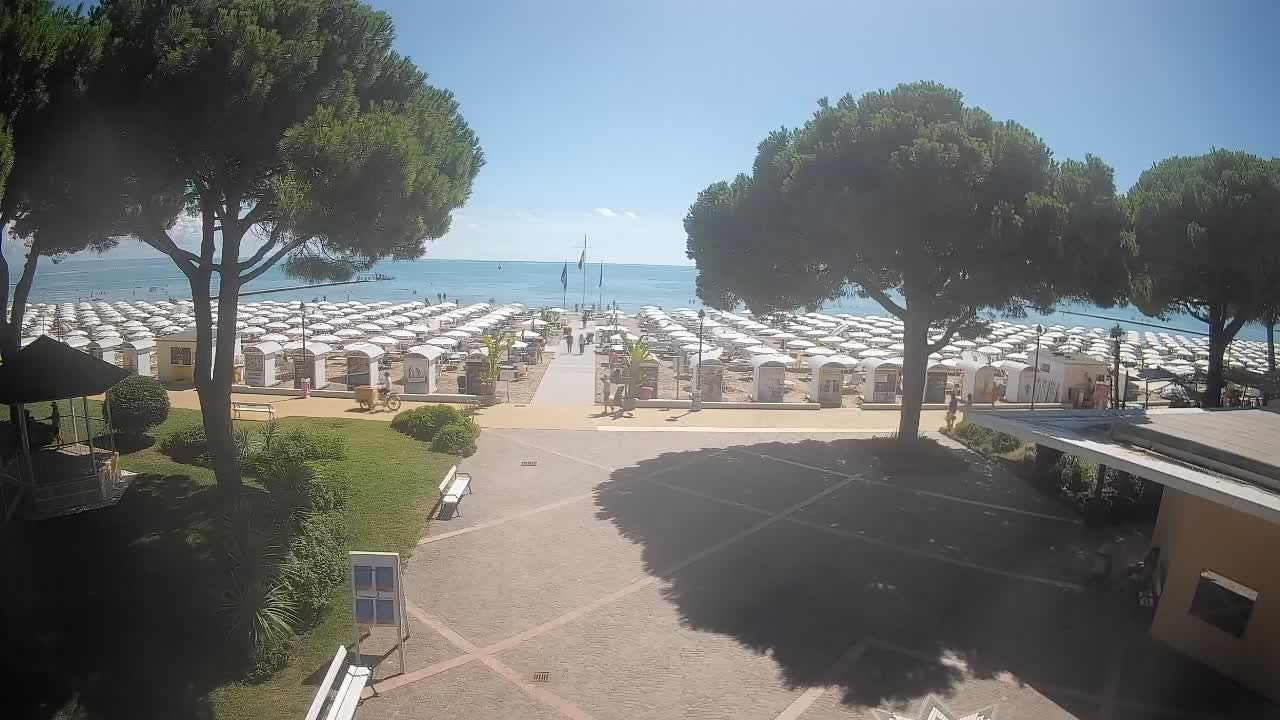 Grado Ulaz na Plažu | Pogled Uživo na Obalu