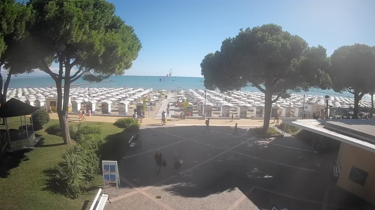 Grado Beach Webcam Entrance | Real-Time View of the Seaside