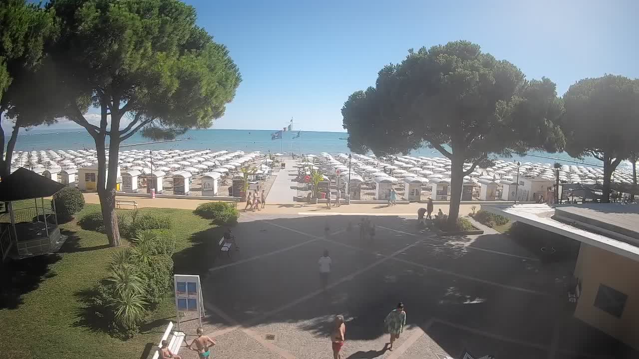 Grado Beach Webcam Entrance | Real-Time View of the Seaside