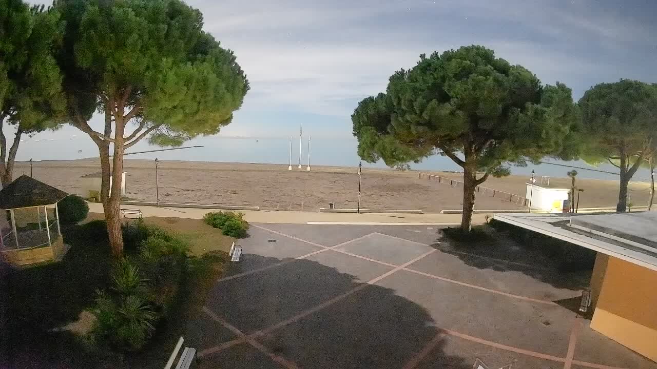 Grado Beach Webcam Entrance | Real-Time View of the Seaside