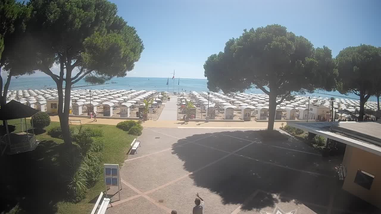 Grado Ulaz na Plažu | Pogled Uživo na Obalu