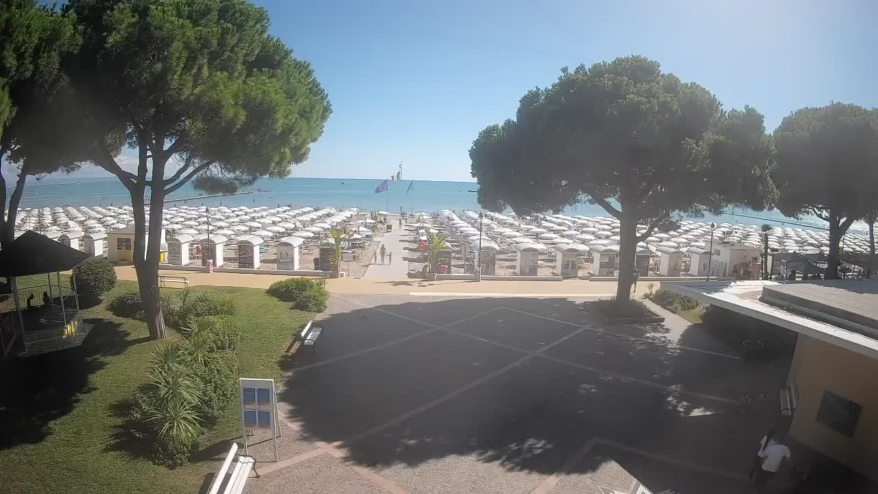 Grado Ulaz na Plažu | Pogled Uživo na Obalu