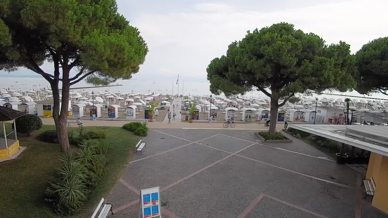 Grado Ulaz na Plažu | Pogled Uživo na Obalu