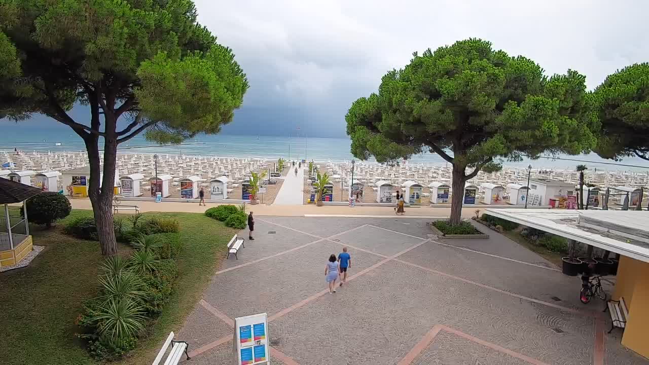 Grado Beach Webcam Entrance | Real-Time View of the Seaside