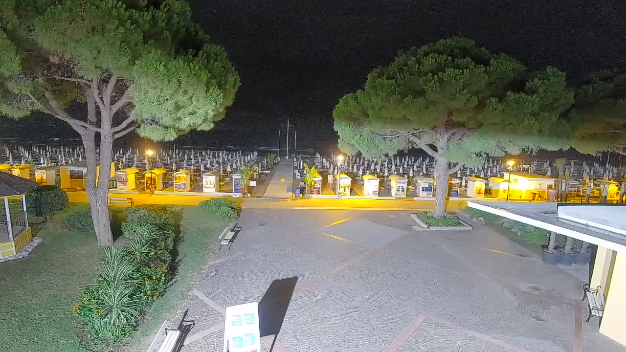 Grado Beach Webcam Entrance | Real-Time View of the Seaside