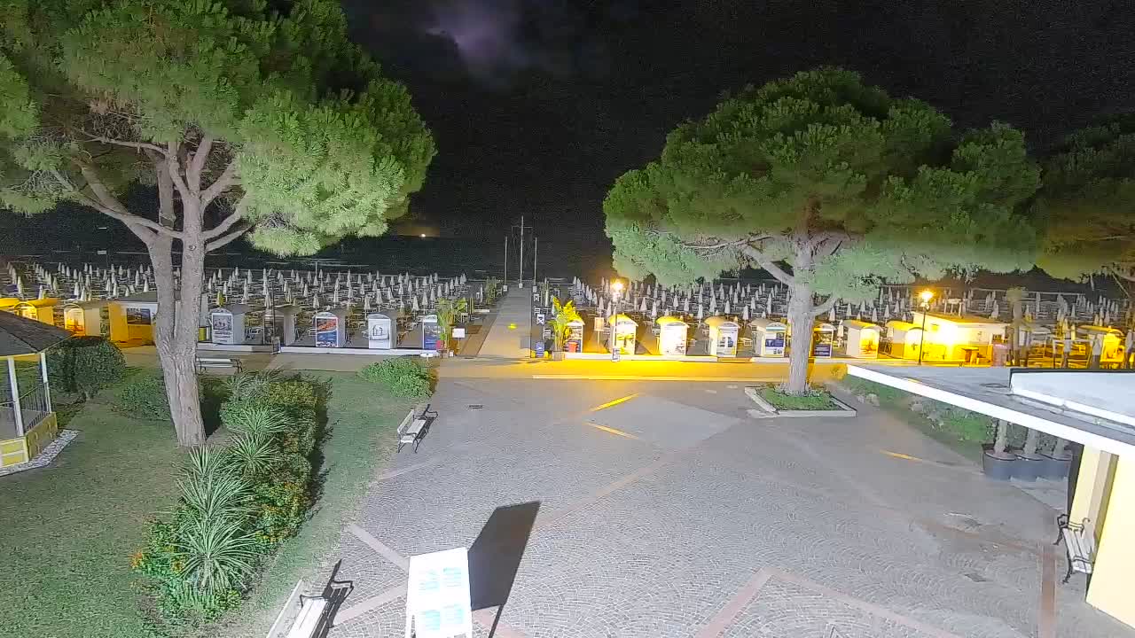 Grado Beach Webcam Entrance | Real-Time View of the Seaside