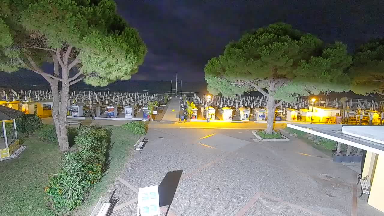 Grado Ulaz na Plažu | Pogled Uživo na Obalu