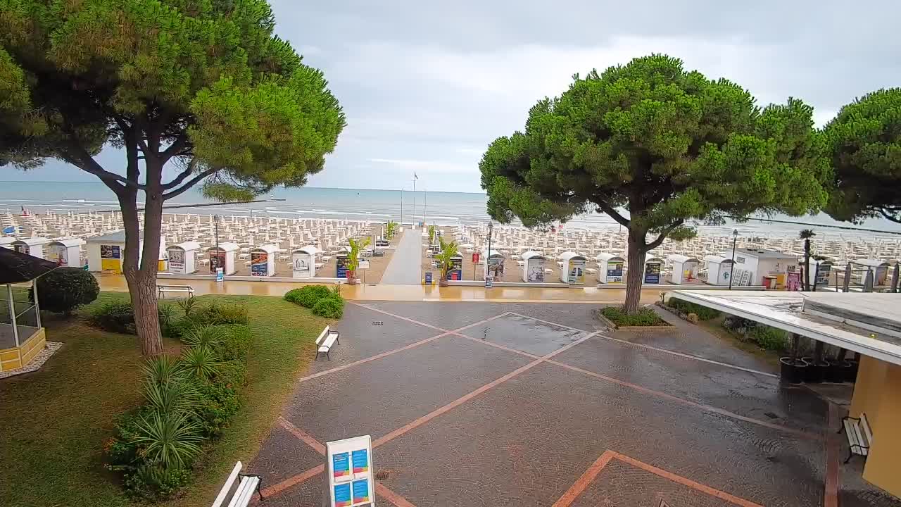 Grado Ulaz na Plažu | Pogled Uživo na Obalu