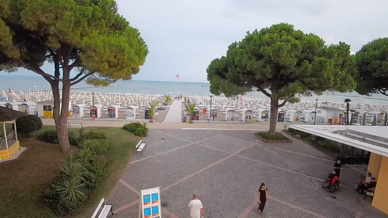 Grado Beach Webcam Entrance | Real-Time View of the Seaside