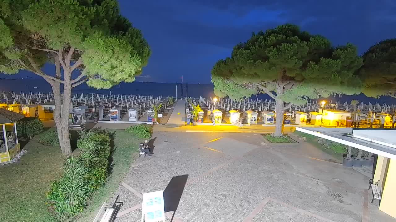 Grado Beach Webcam Entrance | Real-Time View of the Seaside