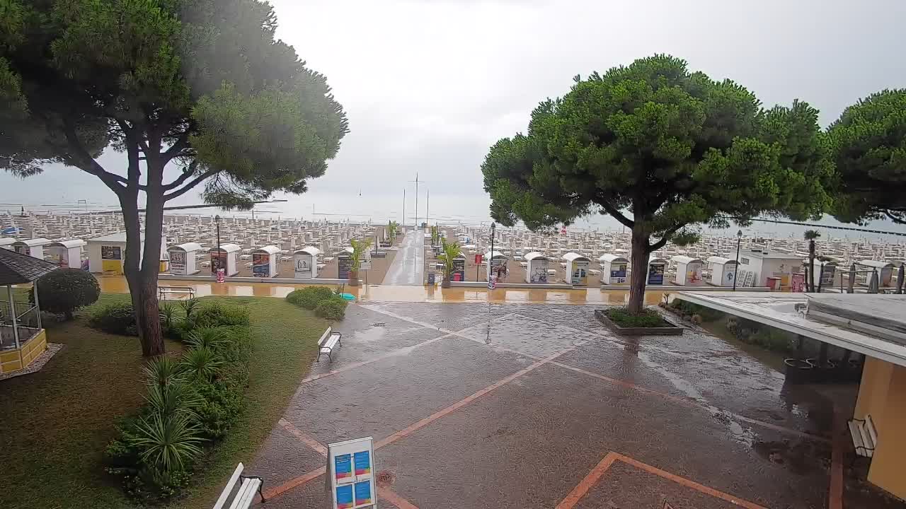 Grado Beach Webcam Entrance | Real-Time View of the Seaside