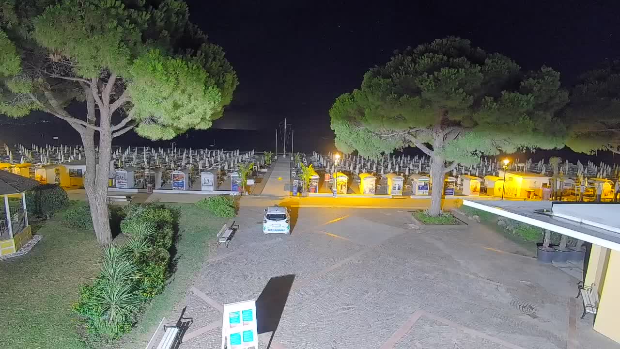 Grado Beach Webcam Entrance | Real-Time View of the Seaside