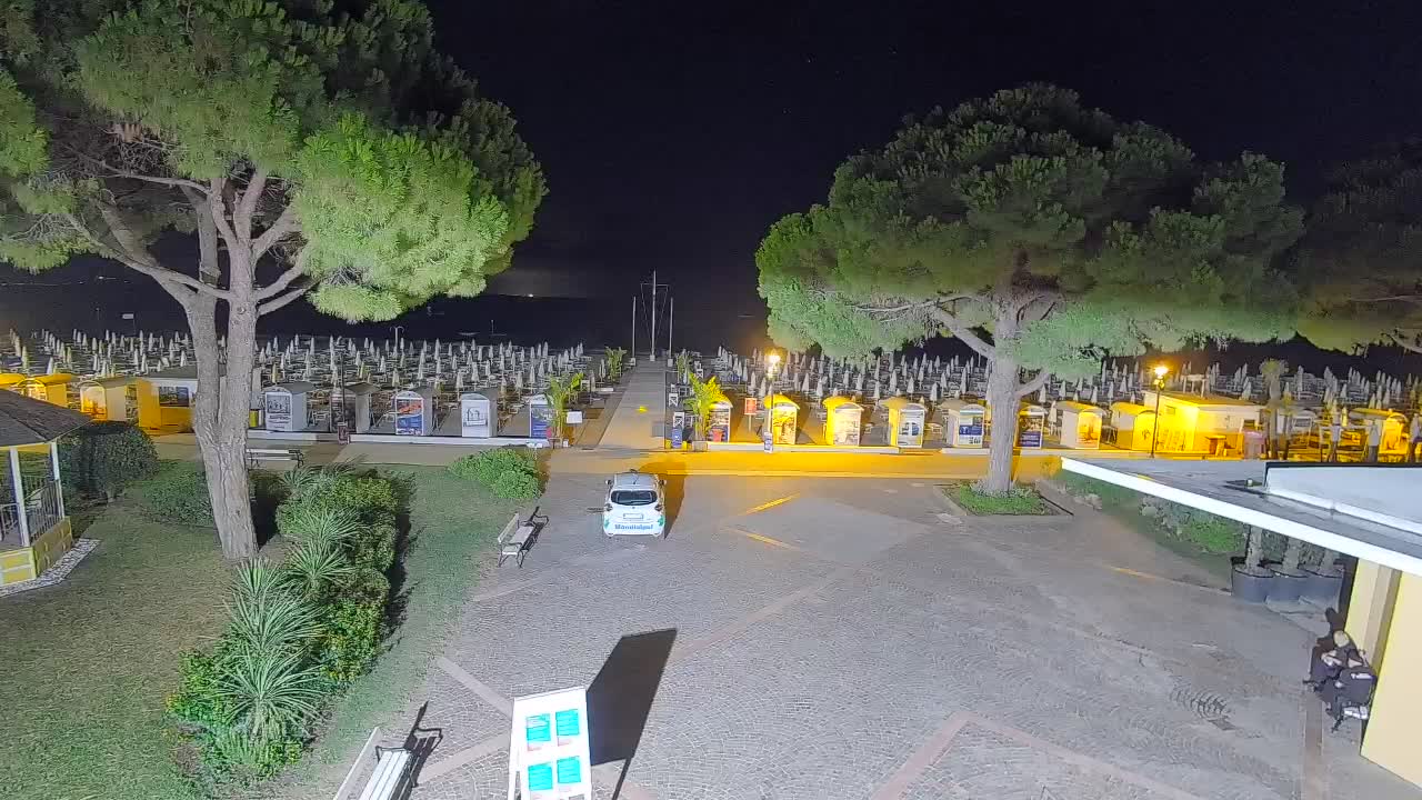Grado Beach Webcam Entrance | Real-Time View of the Seaside