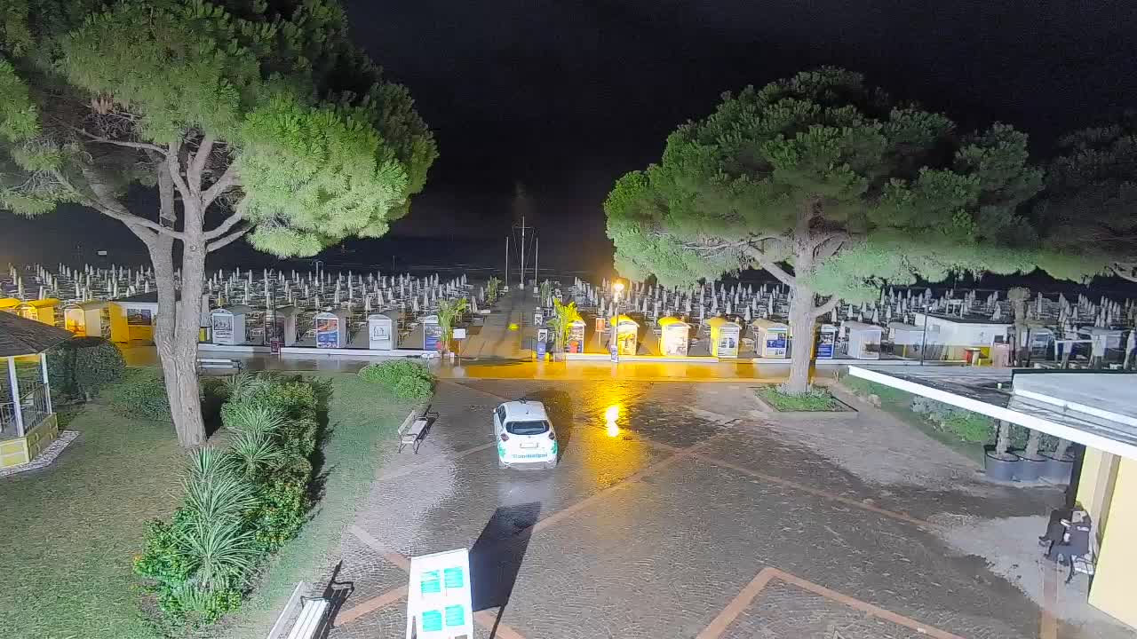 Grado Ulaz na Plažu | Pogled Uživo na Obalu