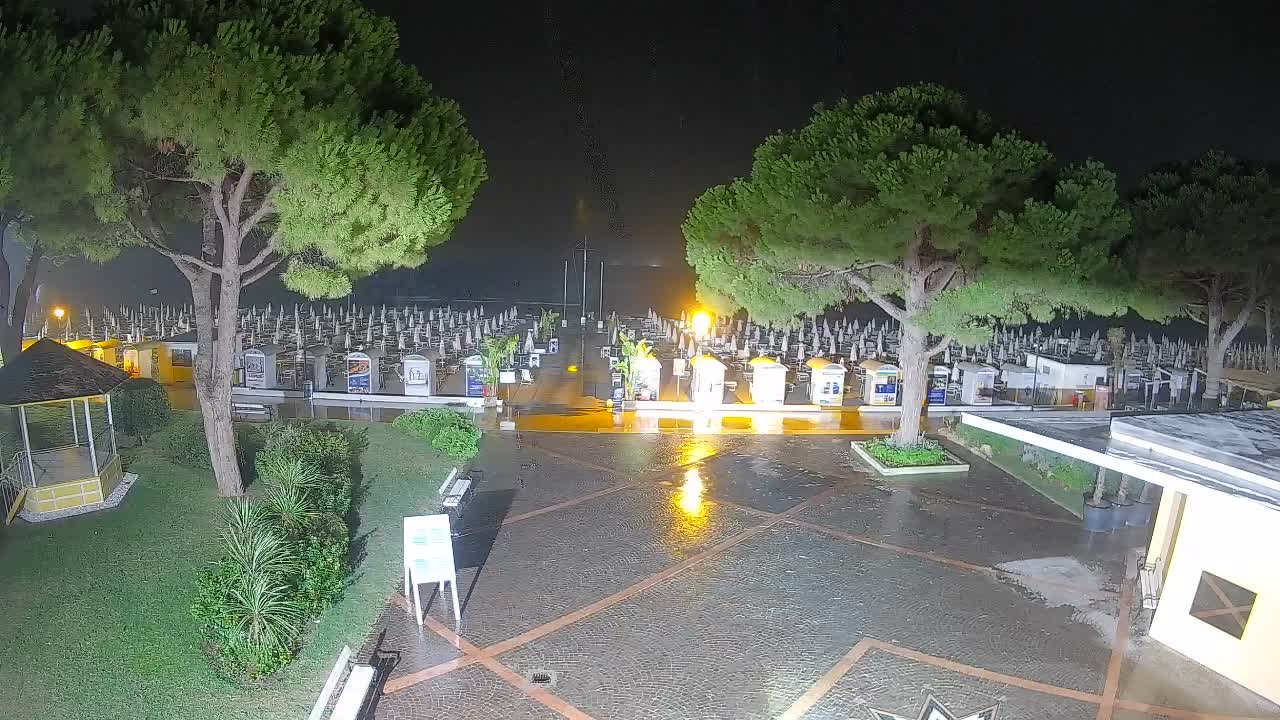 Grado Beach Webcam Entrance | Real-Time View of the Seaside
