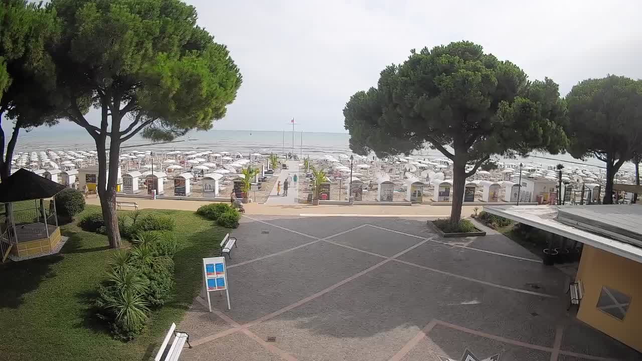 Grado Beach Webcam Entrance | Real-Time View of the Seaside
