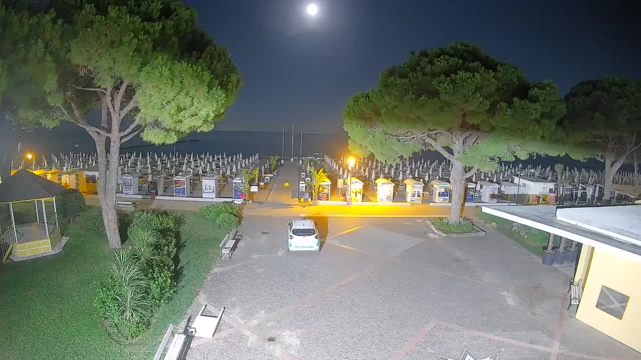 Grado Ulaz na Plažu | Pogled Uživo na Obalu