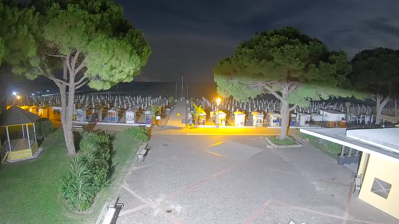 Grado Beach Webcam Entrance | Real-Time View of the Seaside