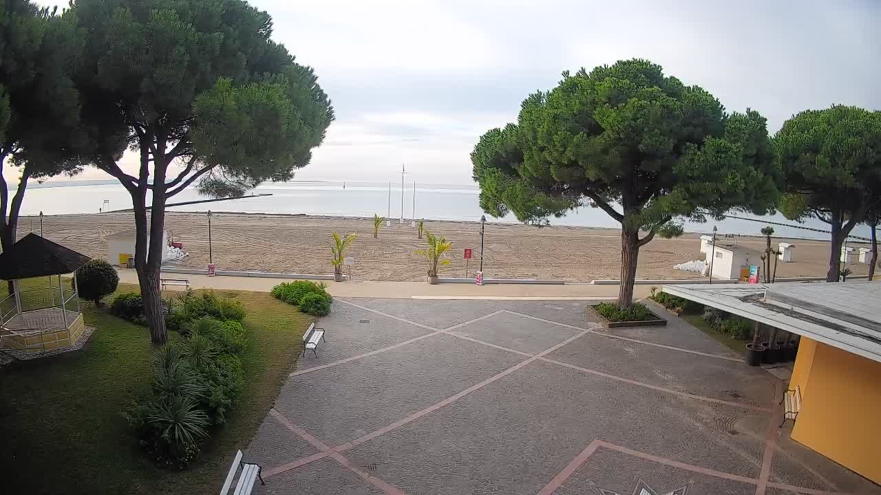 Grado Ulaz na Plažu | Pogled Uživo na Obalu