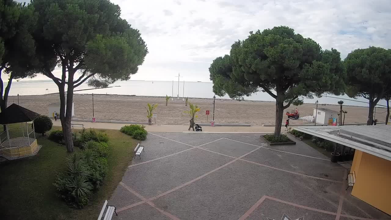 Grado Ulaz na Plažu | Pogled Uživo na Obalu