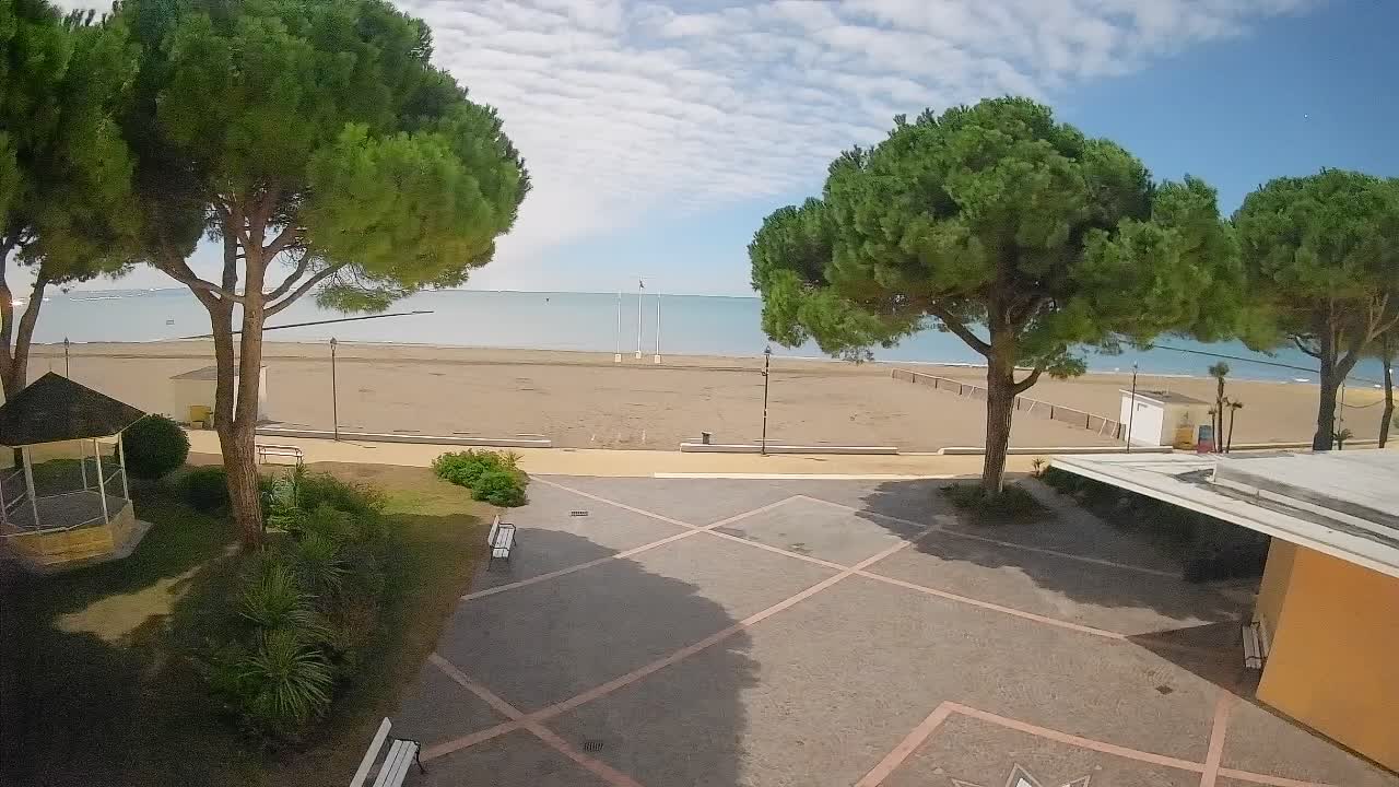 Grado Beach Webcam Entrance | Real-Time View of the Seaside