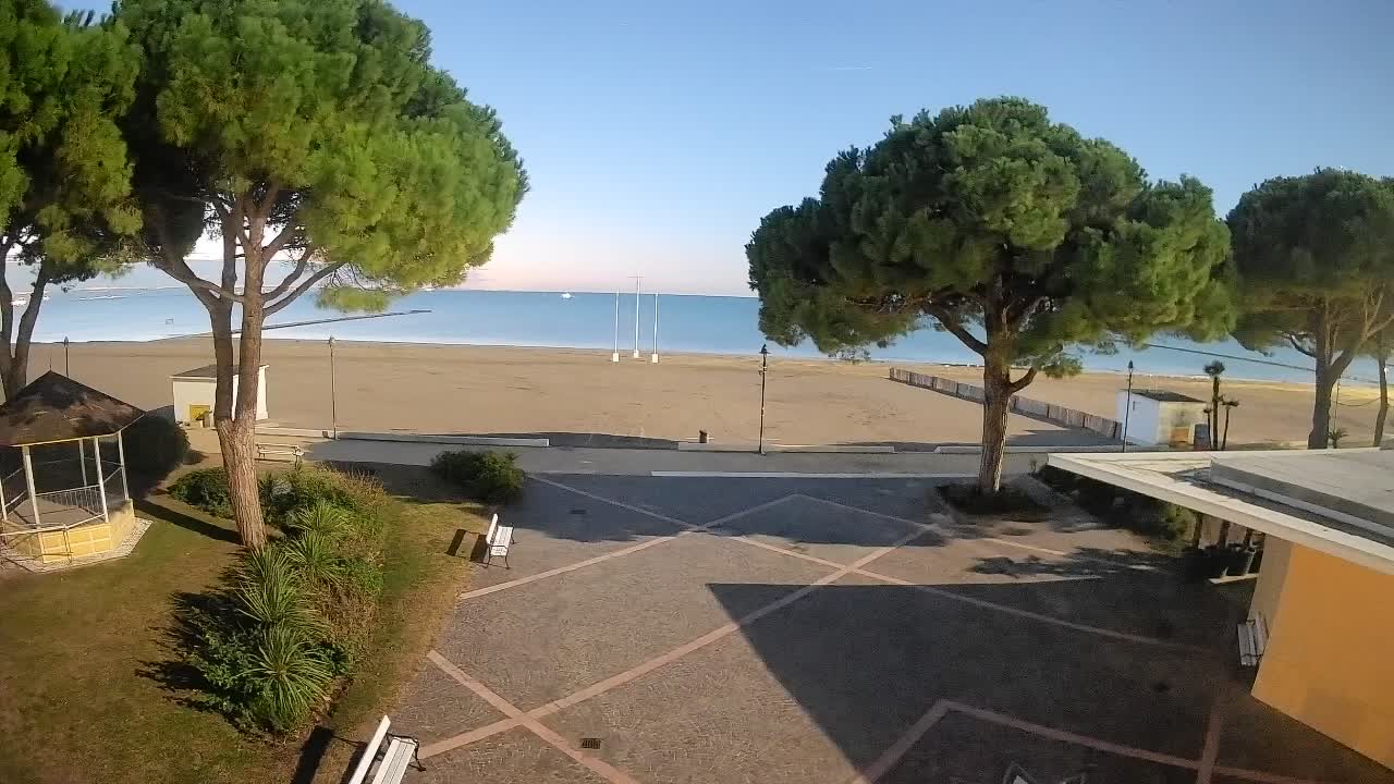 Grado Ulaz na Plažu | Pogled Uživo na Obalu